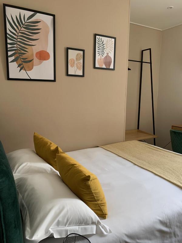 Single Room image 1