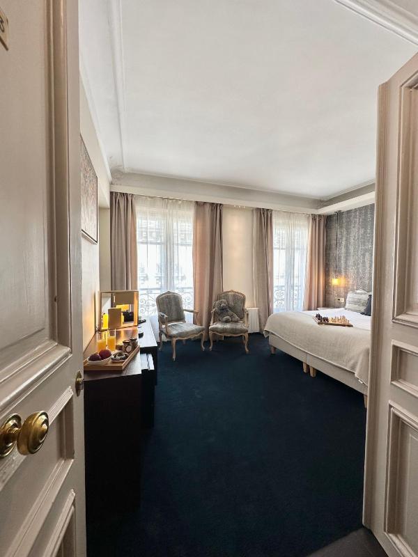 Deluxe Family Suite image 1