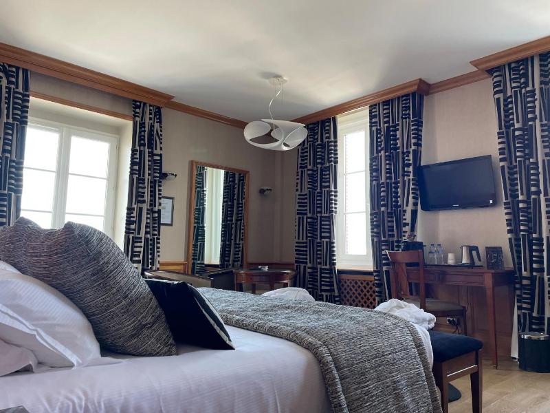 Deluxe Double Room image 4