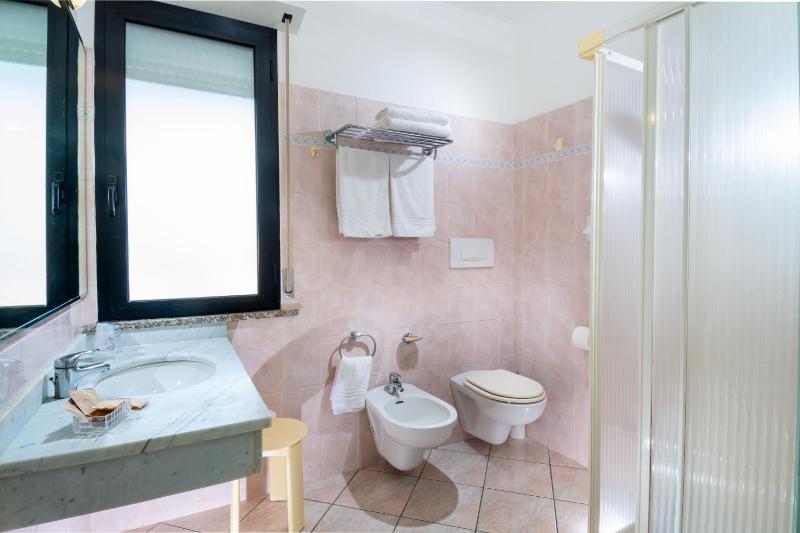 Superior Double or Twin Room image 4