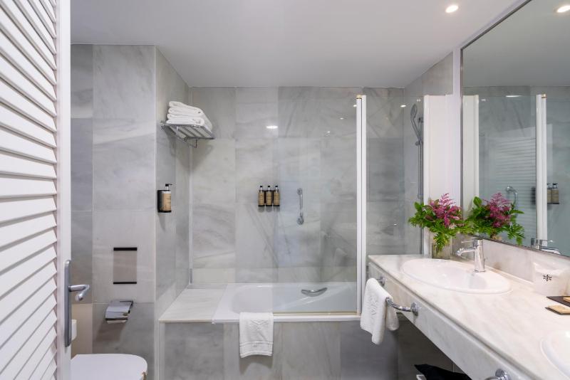 Superior Double Room image 2