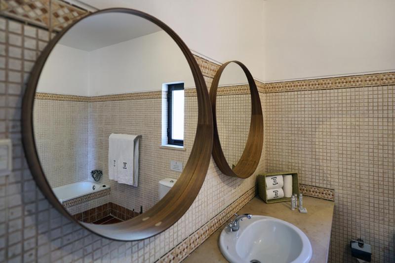 Double or Twin Room image 4