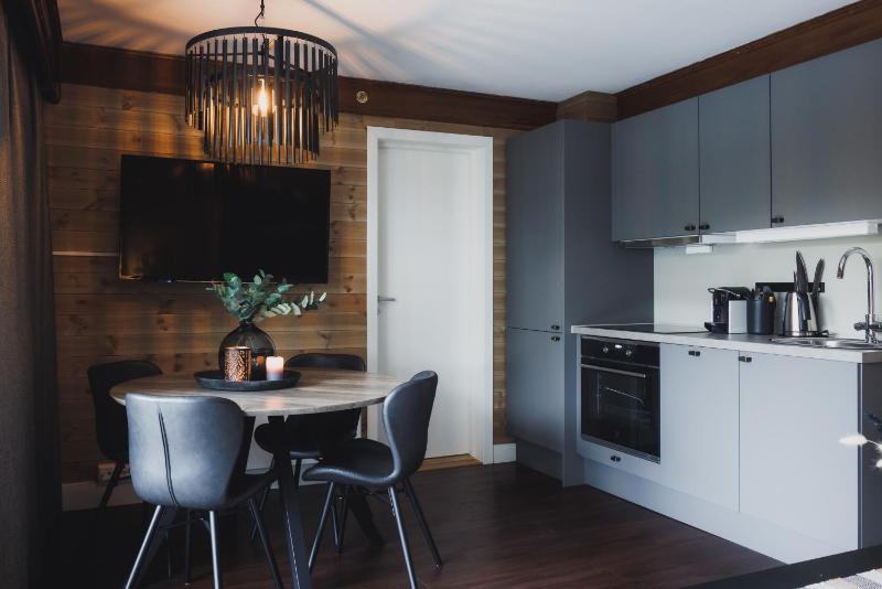 One-Bedroom Apartment image 1