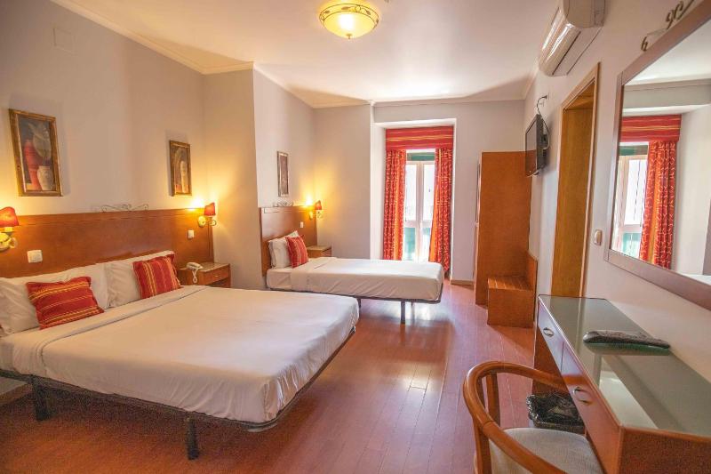 Triple Room image 3