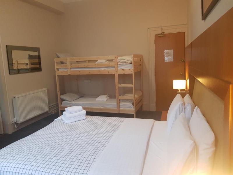 Quadruple Room image 1