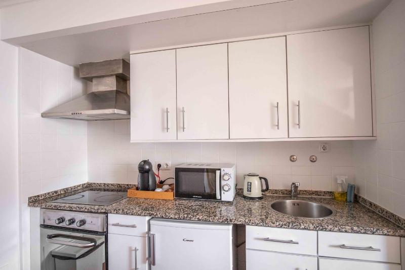 One-Bedroom Apartment image 4