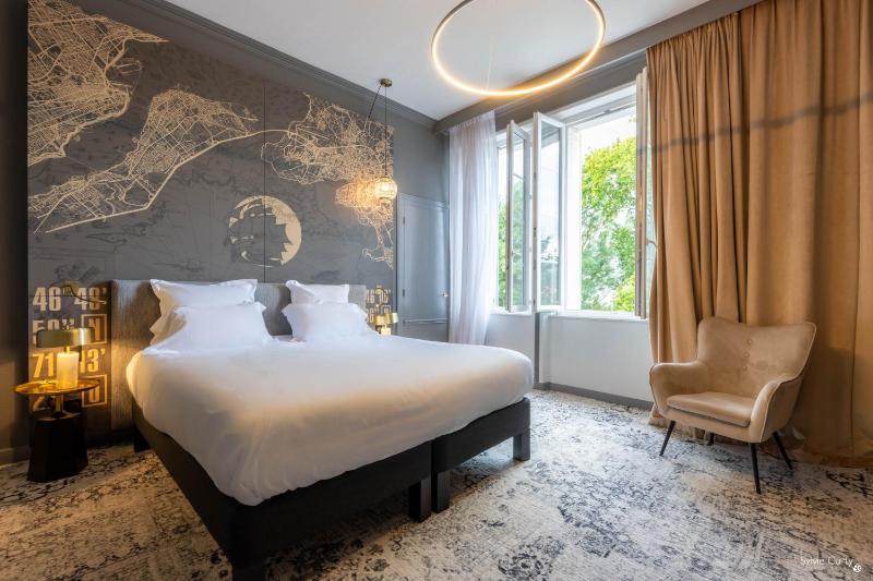Deluxe Double Room image 1