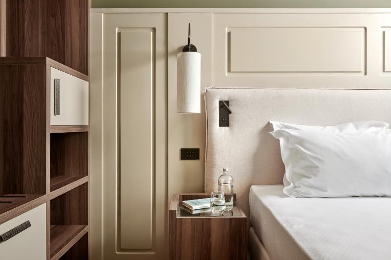 Maximilian Suites - image 36