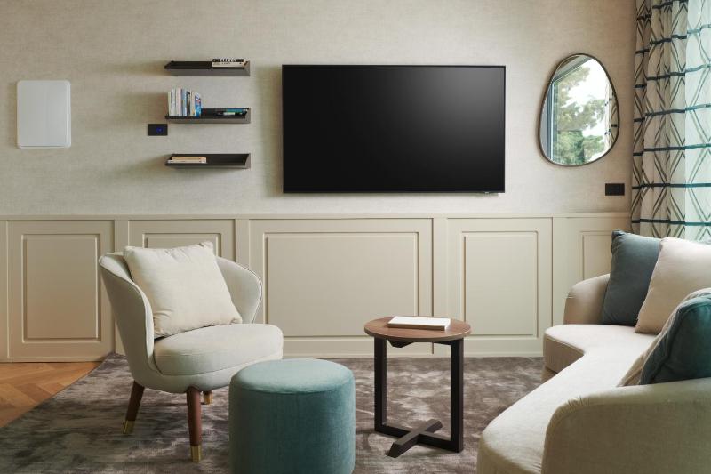 Maximilian Suites - image 21