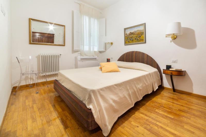 Santa Croce suite with a stunning view - image 6