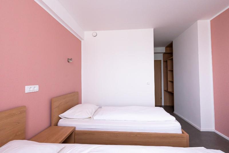 Twin Room with Balcony image 2