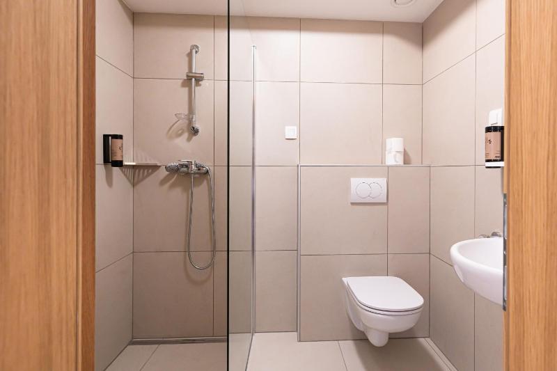 Twin Room with Balcony image 3