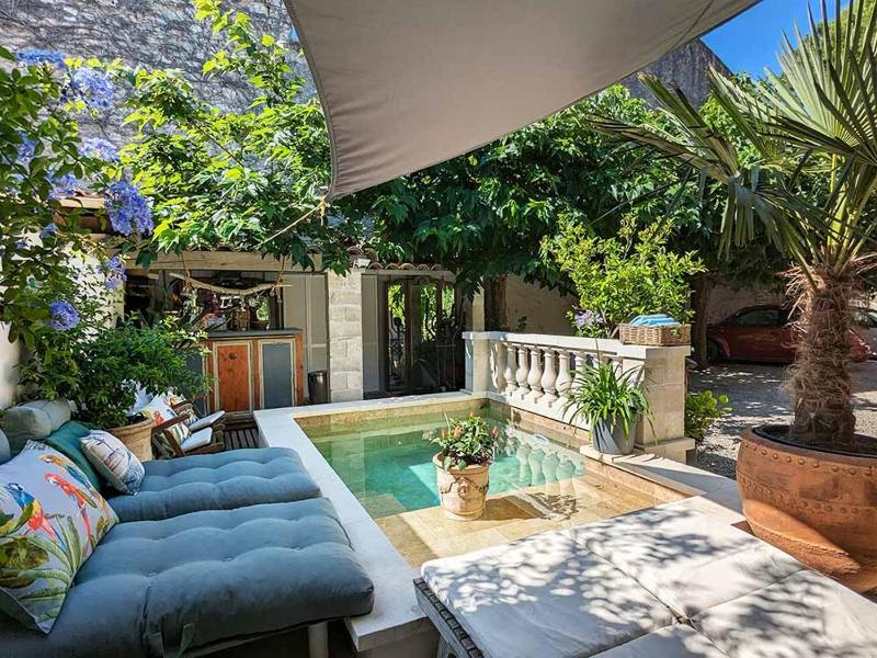 Studio Apartment with Kitchenette and Terrace image 3