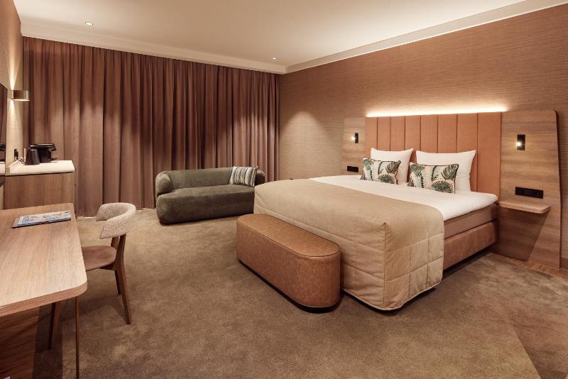Deluxe Double Room with Parking view image 1
