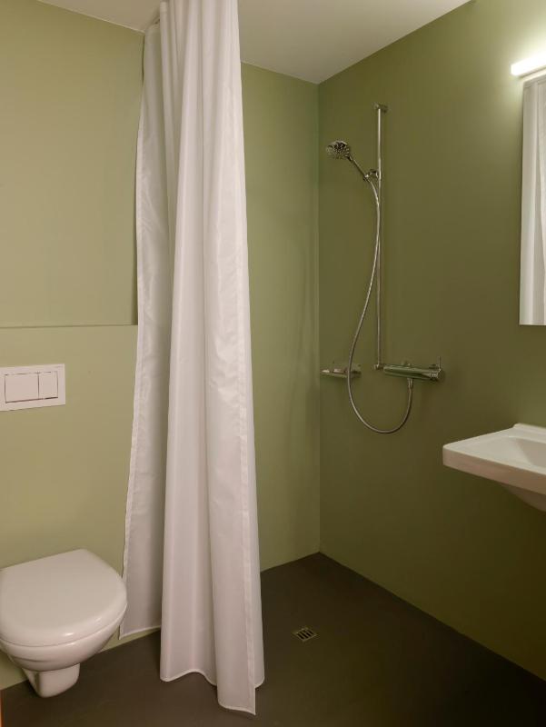 Family Room image 3
