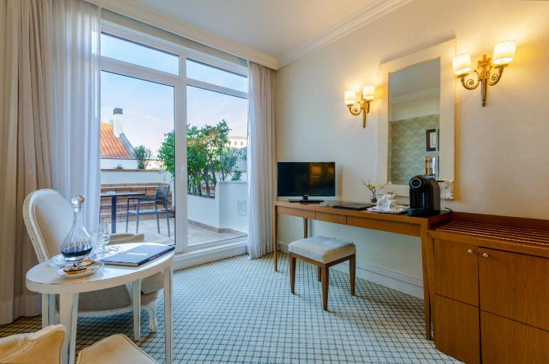 Superior Double Room with Terrace image 1