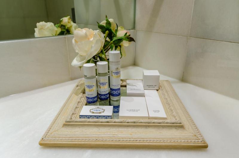 Standard Double Room image 2