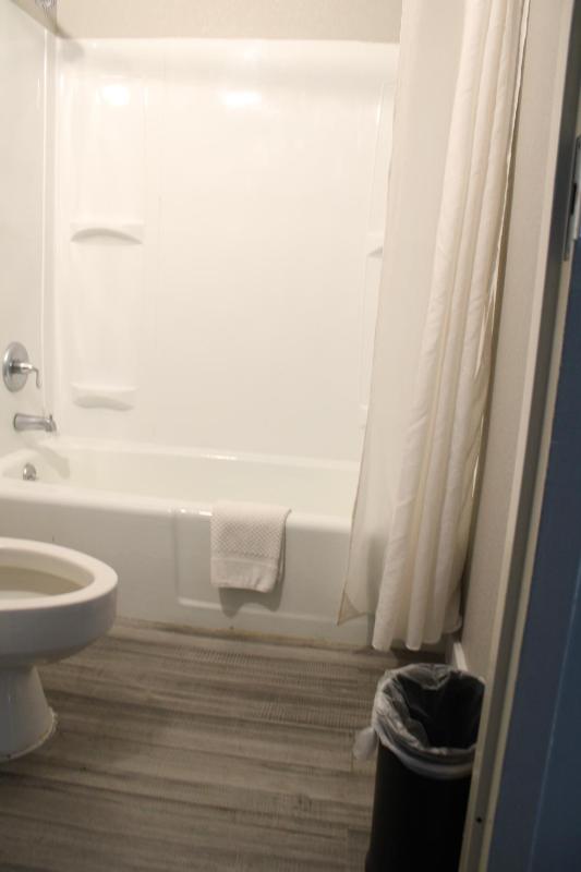 King Room - Non-Smoking image 2