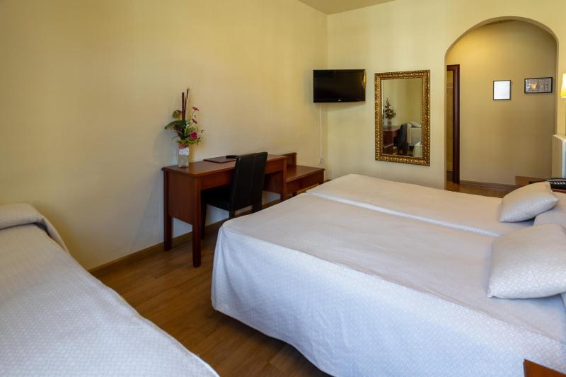 Triple Room image 4