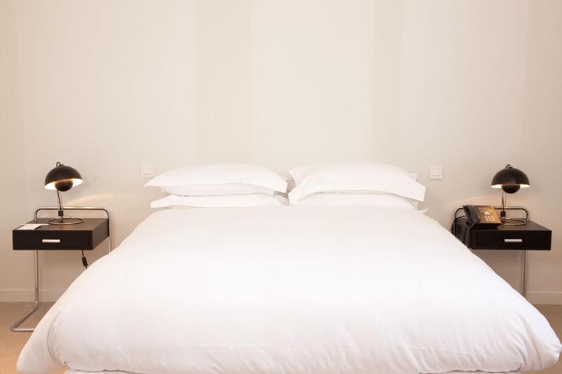 Couture Deluxe Double Room image 3