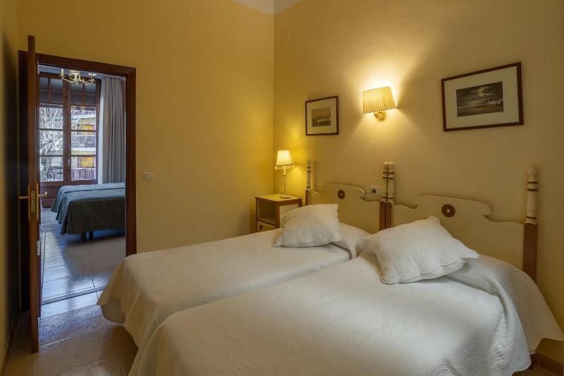 Quadruple Room image 3