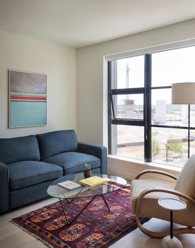 One-Bedroom Apartment image 4