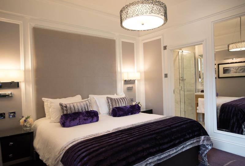 Hazel Double or Twin Room image 3