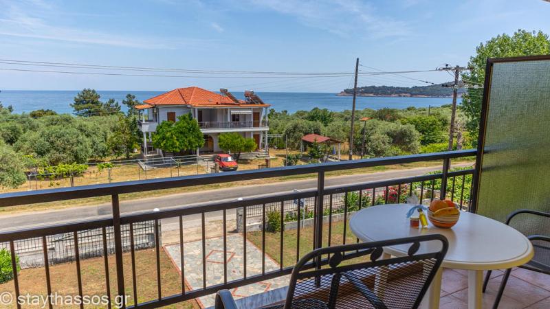 Deluxe Triple Room with Sea View image 2