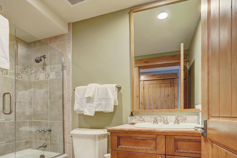 Two-Bedroom Apartment - Settler's Lodge image 2