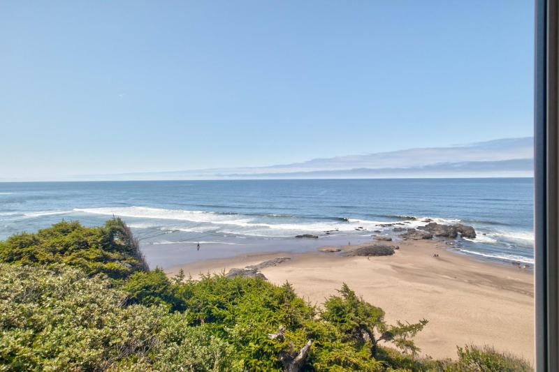 Ester Lee Oceanview Inn - image 11