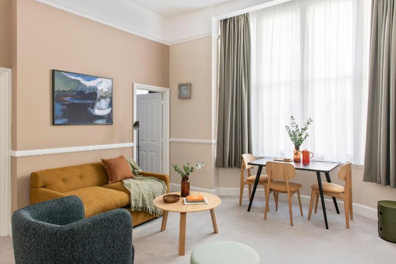 One-Bedroom Apartment image 1