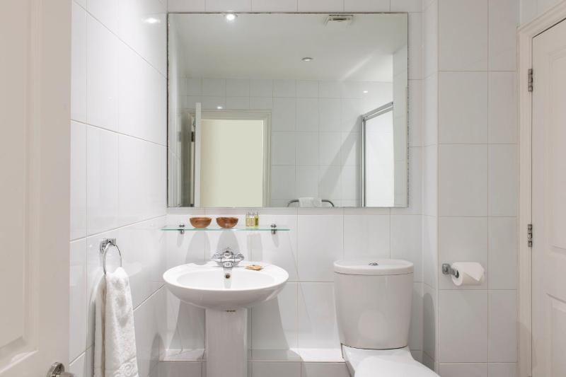 Studio Apartment image 2