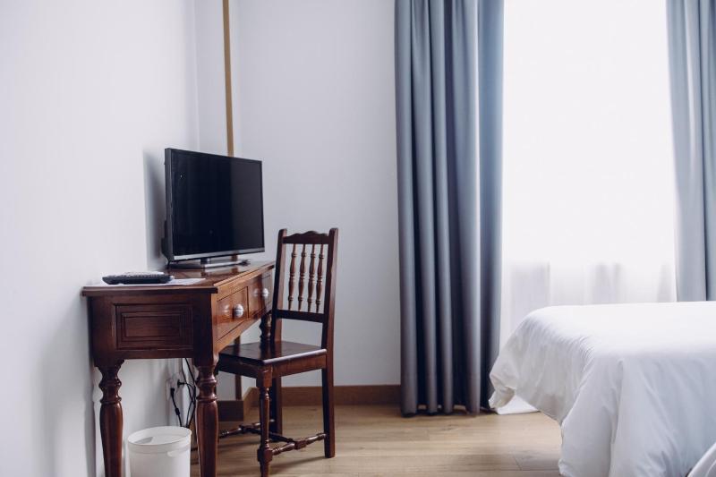 Twin Room image 3