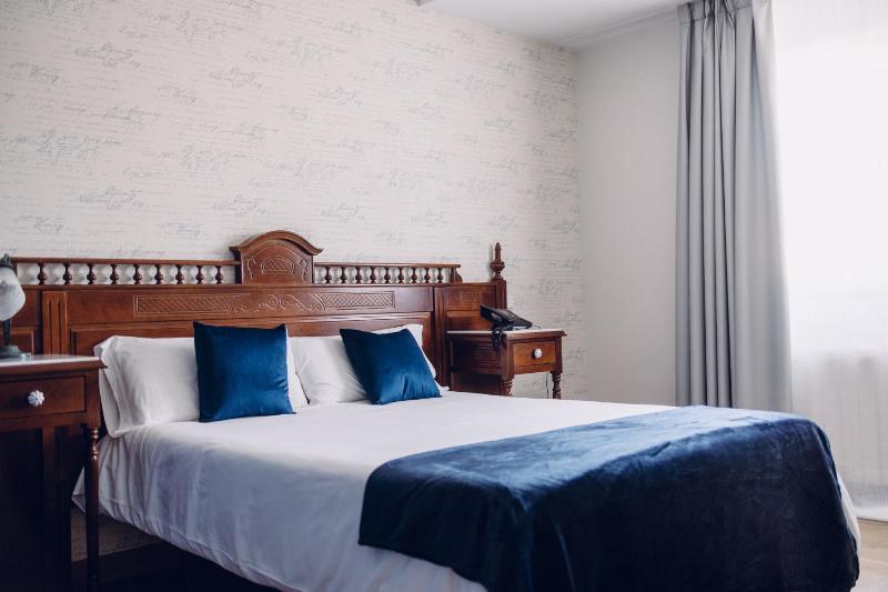 Double Room image 1