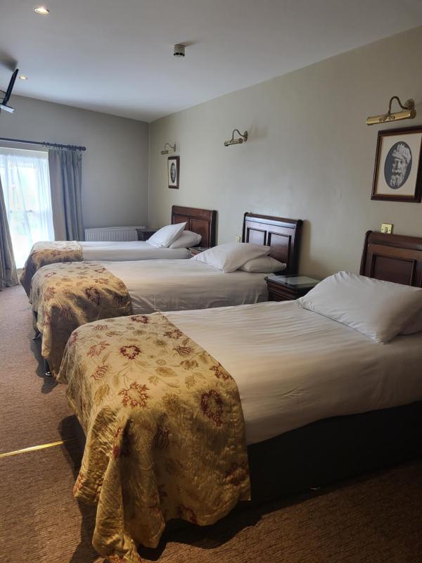 Standard Triple Room image 1