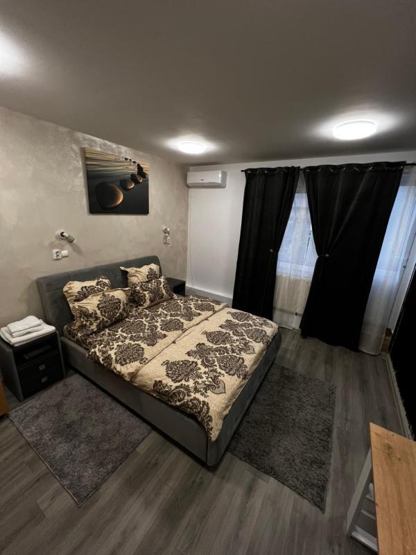 Double Room with Spa Bath image 3