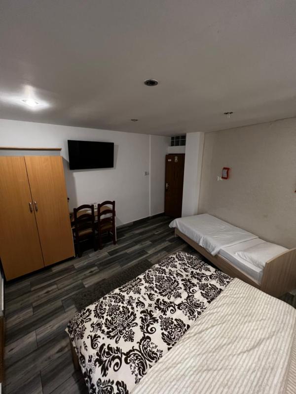 Superior Triple Room image 4
