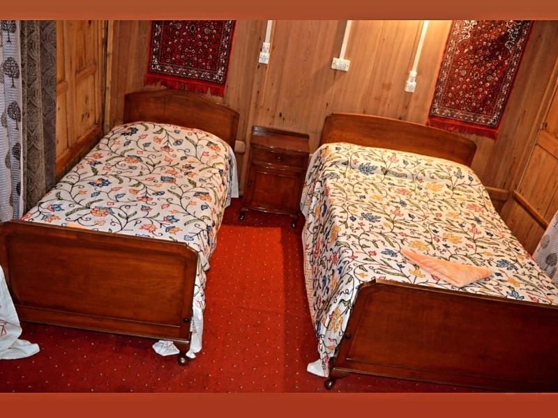 Iram Houseboats - image 4