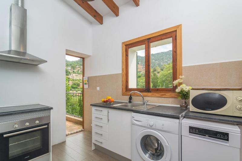 Two-Bedroom House image 2