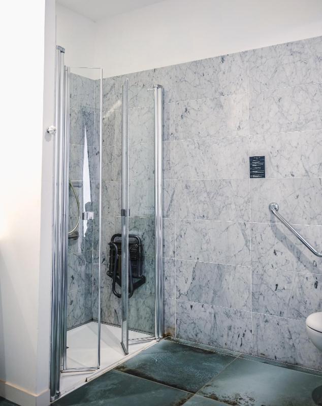 Standard Double Room - Disability Access image 4