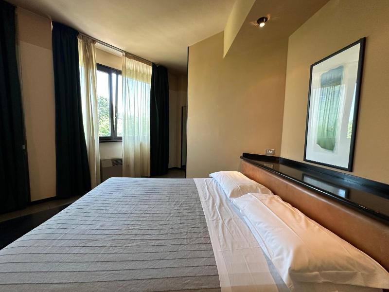 Superior Double Room image 3