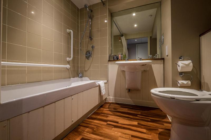 Double Room - Disability Access image 3