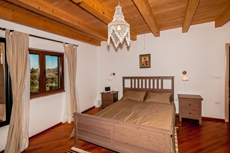 Villa with Sea View image 4