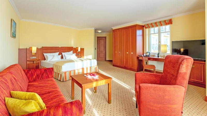 Superior Double Room with Garden Side image 1