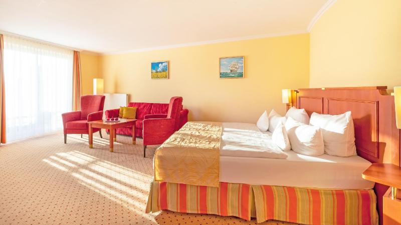 Superior Double Room with Garden Side image 3