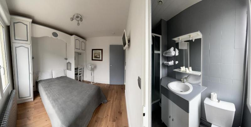 Family Room image 2