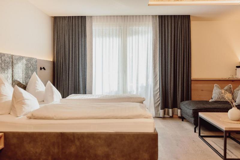 Double Room with Balcony image 1