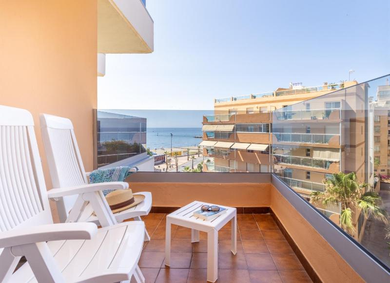 Double or Twin Room with  Lateral Sea View image 3