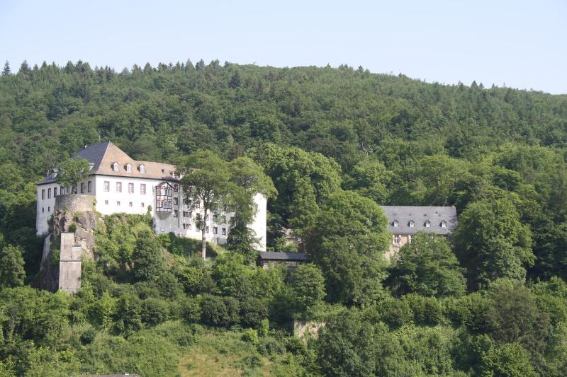 Apartment with Mountain View image 3