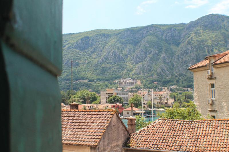 Studio with Sofa Bed and Sea View image 3